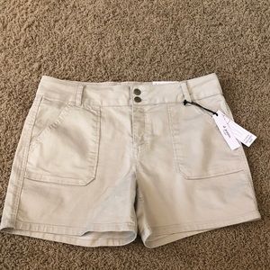 NWT Stretchy & Soft Khaki Shorts - 16